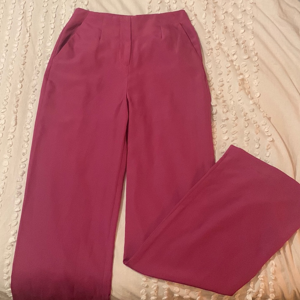 BCBG magenta flowy pants